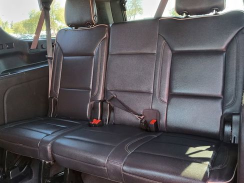 Used 2023 Chevrolet Suburban Premier image 27