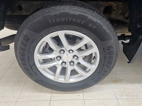 Used 2022 Chevrolet Silverado 1500 LT AWD/4WD image 22