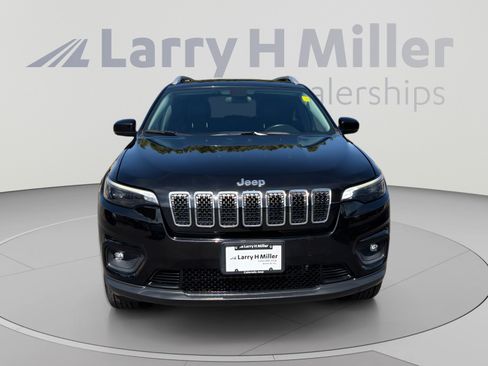 Used 2019 Jeep Cherokee Latitude Plus w/ Cold Weather Group AWD/4WD image 8