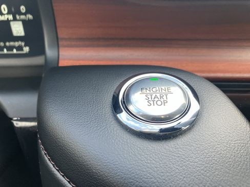 Used 2024 Lincoln Aviator Reserve AWD/4WD image 27