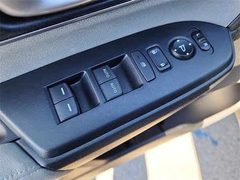 Used 2019 Honda CR-V EX image 12