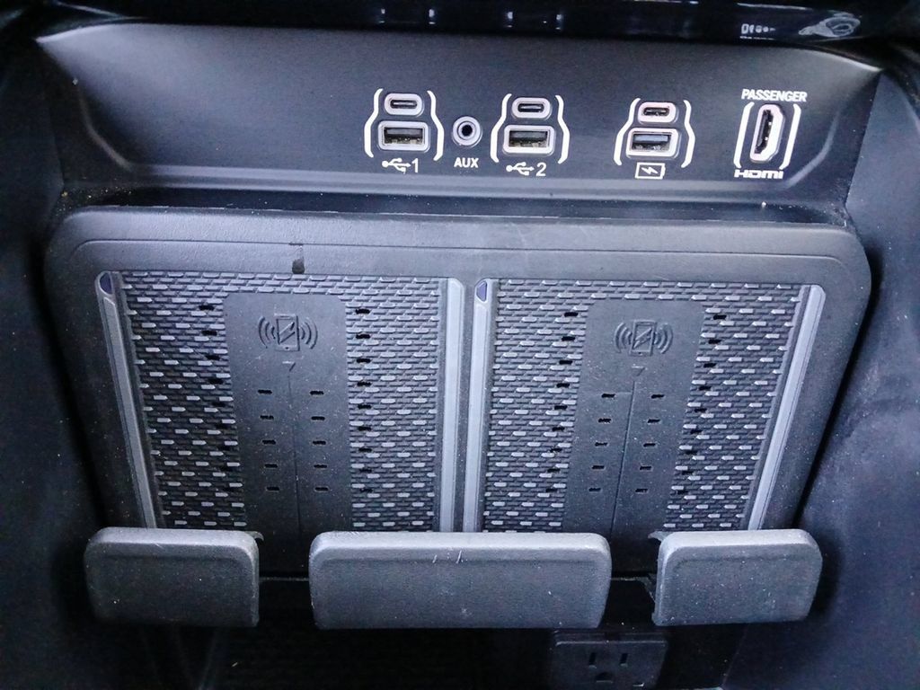 Used 2026 RAM 3500 Limited AWD/4WD image 6