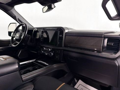 Used 2023 Ford F450 Platinum w/ FX4 Off-Road Package image 32