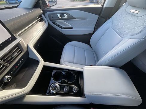 New 2026 Ford Explorer Platinum w/ LUX Leather Package image 21