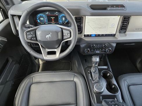 New 2025 Ford Bronco Outer Banks image 4