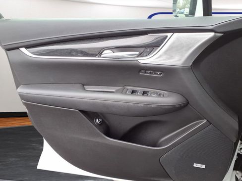 Used 2022 Cadillac XT5 Premium Luxury image 17