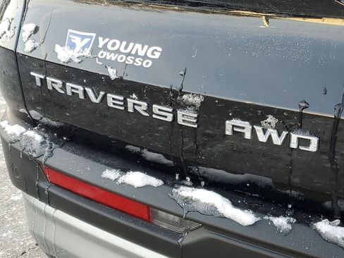 Used 2025 Chevrolet Traverse LT w/ Driver Confidence Package image 33