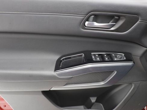 Used 2022 Nissan Pathfinder SL w/ SL Premium Package image 18