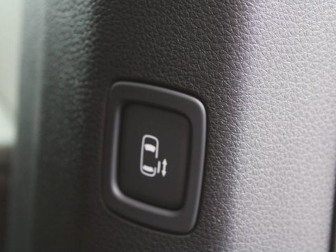 New 2026 Kia Carnival EX FWD image 7