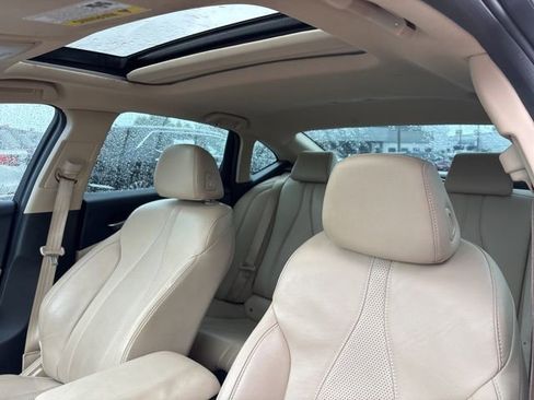 Used 2022 Acura TLX w/ Technology Package FWD image 15
