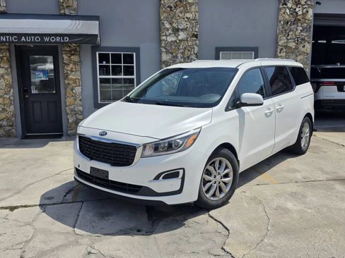 Used 2019 Kia Sedona EX FWD image 2