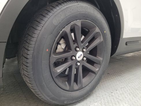 Used 2017 Ford Explorer FWD image 31