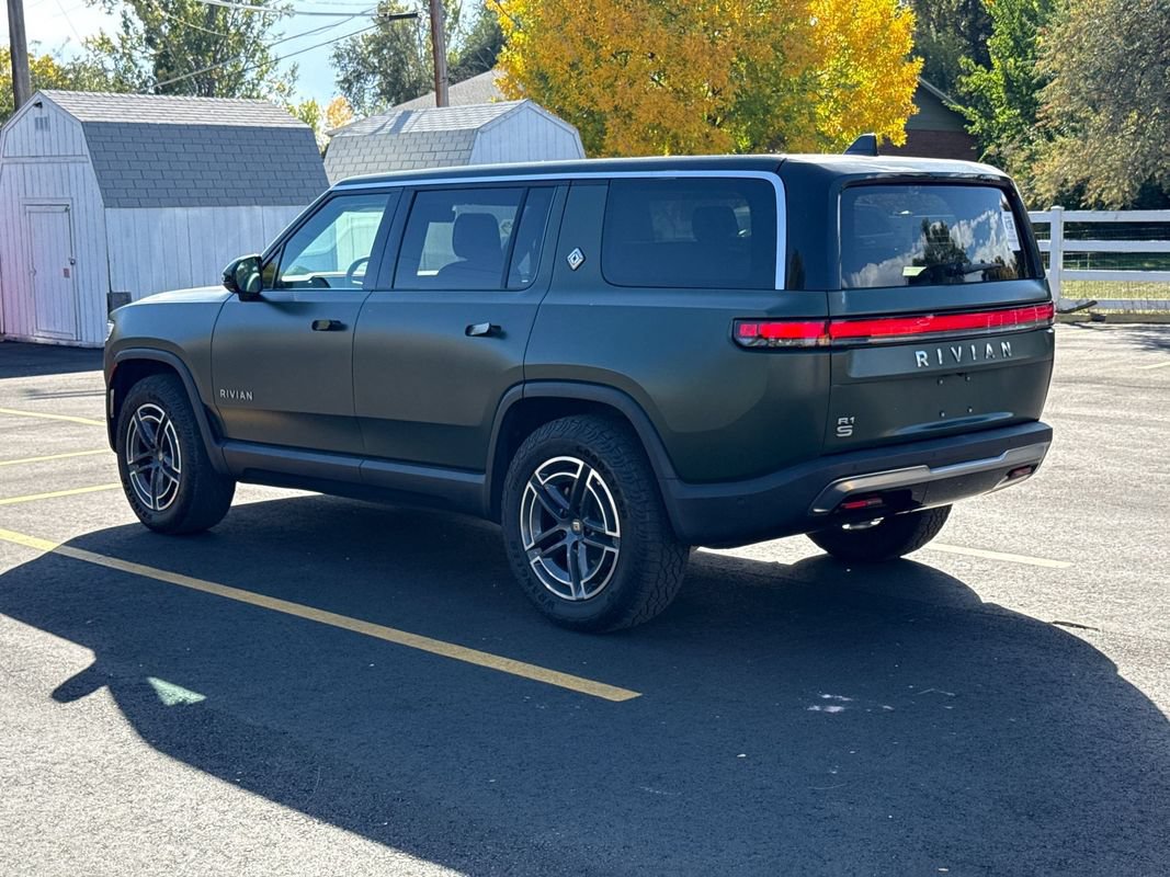Used 2025 Rivian R1S Adventure Dual AWD/4WD image 5