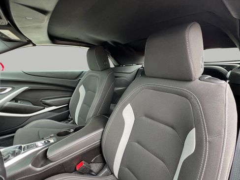 Used 2018 Chevrolet Camaro LT w/ Technology Package RWD image 29