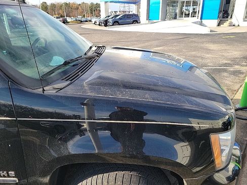 Used 2012 Chevrolet Avalanche LTZ image 6