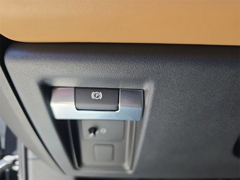 New 2025 Land Rover Defender 110 V8 image 25