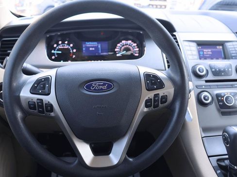 Used 2019 Ford Taurus SE image 19