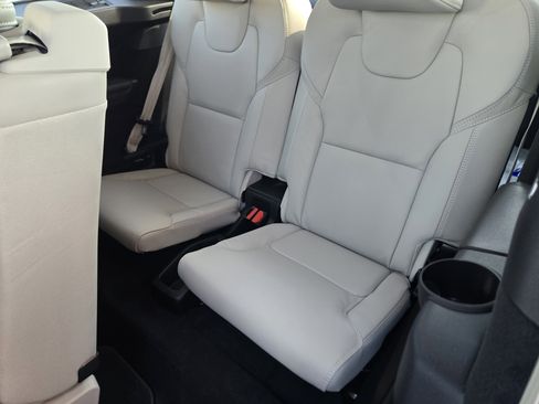 New 2026 Volvo XC90 B6 Ultra w/ Protection Package image 33
