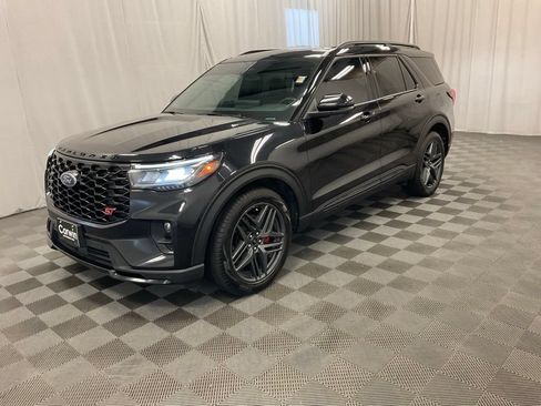 Used 2025 Ford Explorer ST AWD/4WD image 10