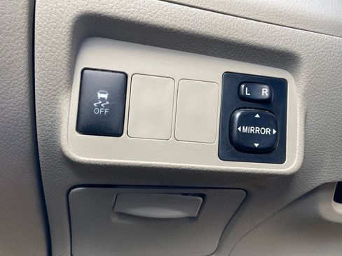 Used 2012 Toyota Corolla LE FWD image 13