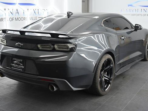 Used 2016 Chevrolet Camaro SS RWD image 4
