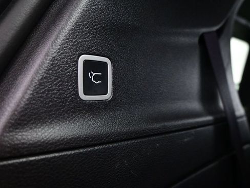 Used 2025 Chrysler Pacifica Select FWD image 40