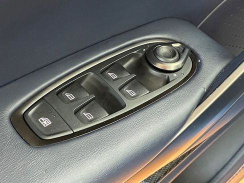 Used 2022 Aston Martin DBX AWD/4WD image 19