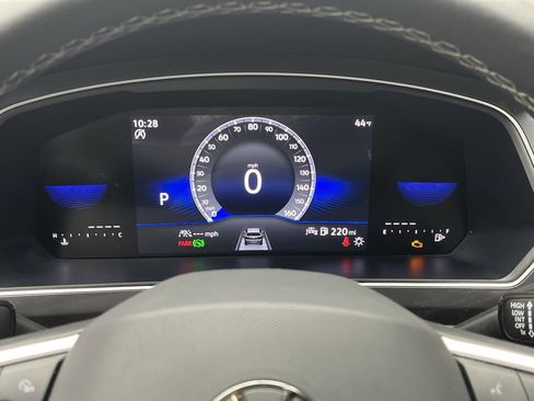 Used 2024 Volkswagen Tiguan S image 14