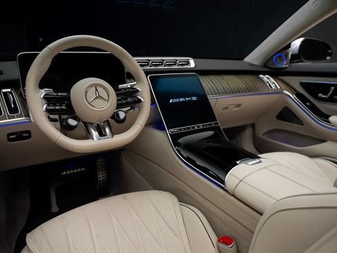 Used 2025 Mercedes-Benz S 63 AMG S image 2