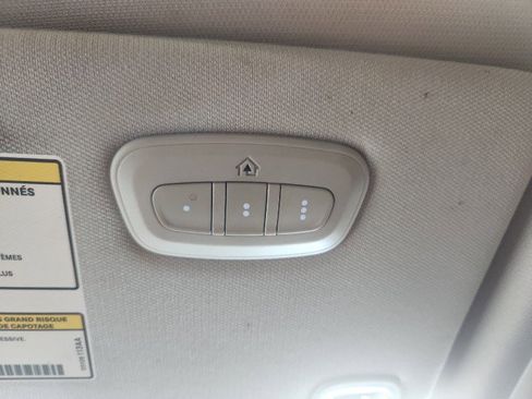 Used 2018 Jeep Cherokee Latitude Plus w/ Comfort/Convenience Group image 22