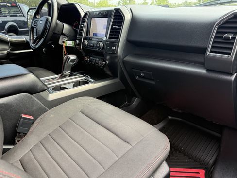 Used 2019 Ford F150 XLT w/ Equipment Group 302A Luxury AWD/4WD image 18