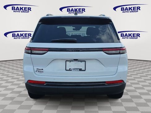 New 2025 Jeep Grand Cherokee Altitude image 4