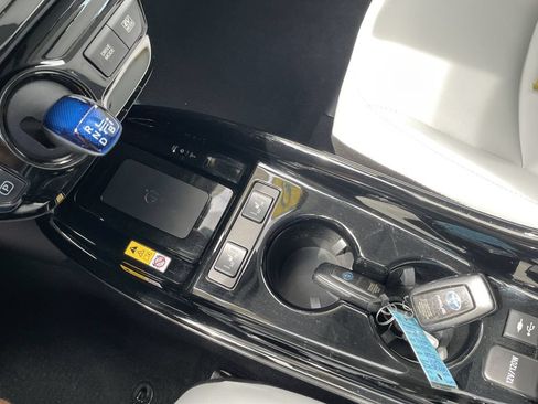 Certified 2019 Toyota Prius XLE AWD/4WD image 20