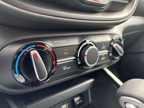 Used 2023 Kia Soul LX FWD image 28