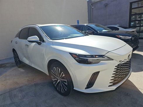 Used 2024 Lexus RX 350 Premium w/ Accessory Package (Z1) image 4
