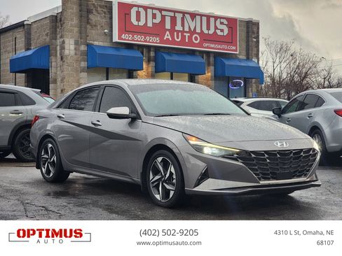 Used 2023 Hyundai Elantra Limited image 1