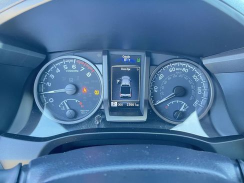 Used 2021 Toyota Tacoma SR5 image 15