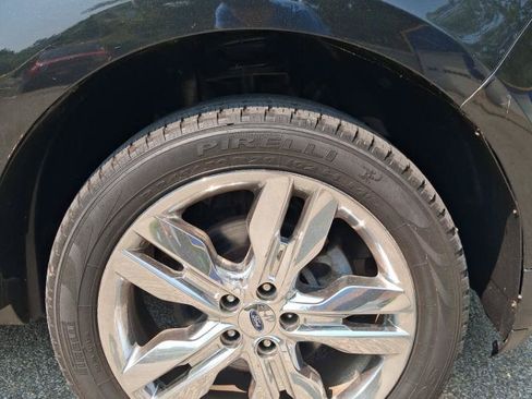 Used 2014 Ford Edge Limited w/ Equipment Group 302A AWD/4WD image 11