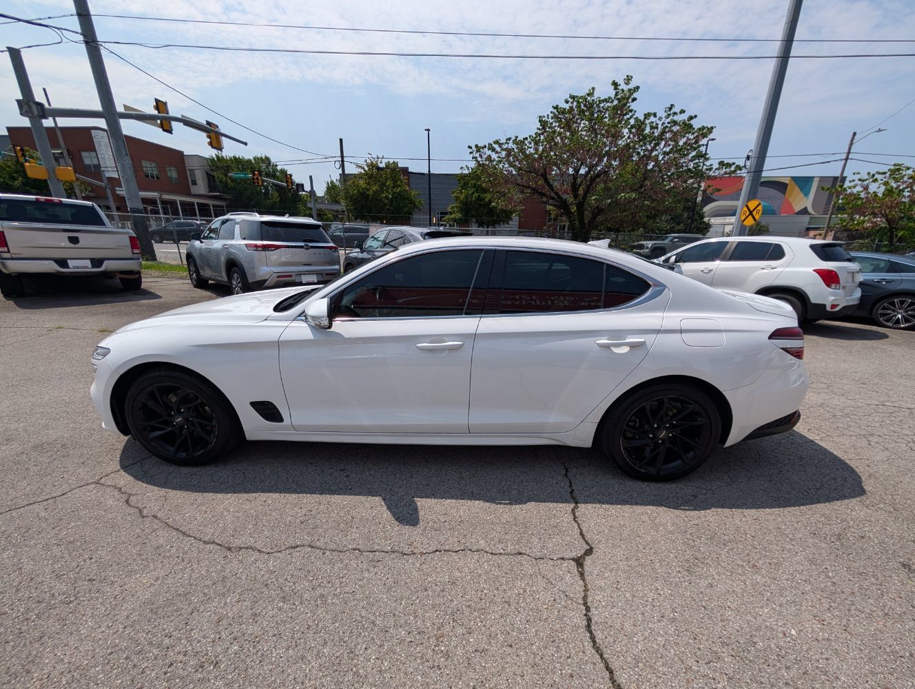 Used 2022 Genesis G70 2.0T RWD image 9