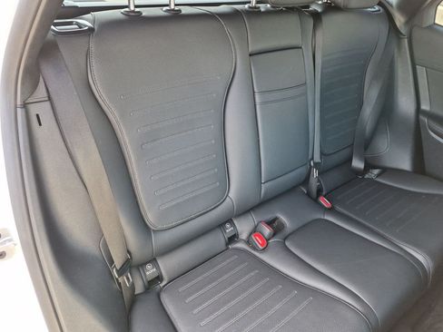 Used 2025 Mercedes-Benz GLC 350e 4MATIC image 25