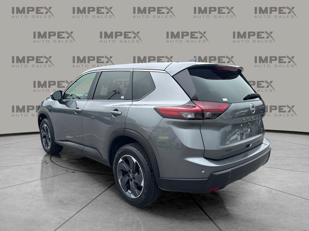Used 2024 Nissan Rogue SV FWD image 3