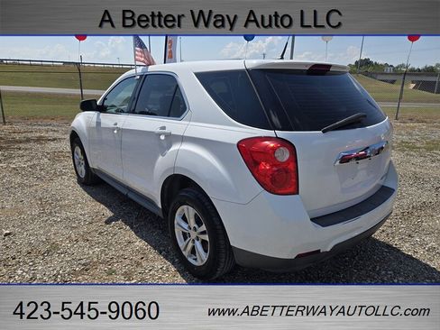 Used 2011 Chevrolet Equinox LS w/ Bluetooth Package FWD image 2