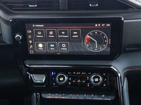 Used 2023 GMC Sierra 1500 AT4 w/ AT4 Premium Package AWD/4WD image 8