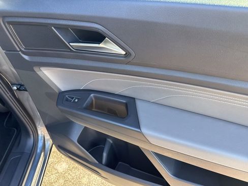 Used 2023 Volkswagen Atlas Cross Sport SE w/ Panoramic Sunroof Package image 15