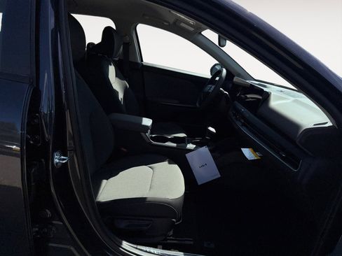 New 2026 Kia K4 LXS image 19