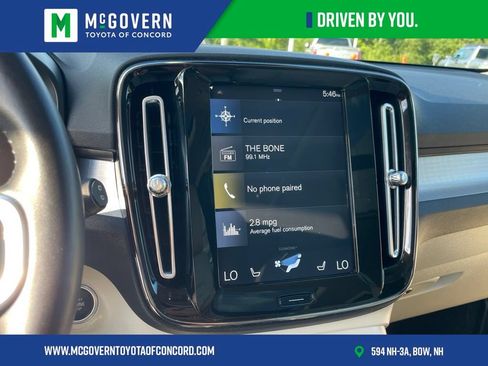 Used 2021 Volvo XC40 T5 Momentum w/ Protection Package Premier AWD/4WD image 17
