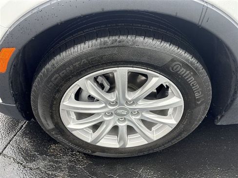 Used 2023 Cadillac XT4 Luxury w/ Cold Weather Package image 32