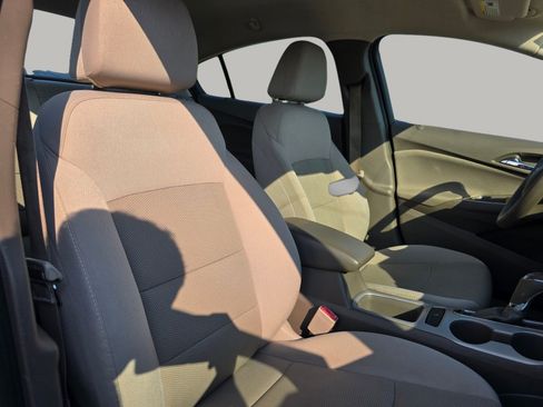 Used 2017 Chevrolet Cruze LS FWD image 23