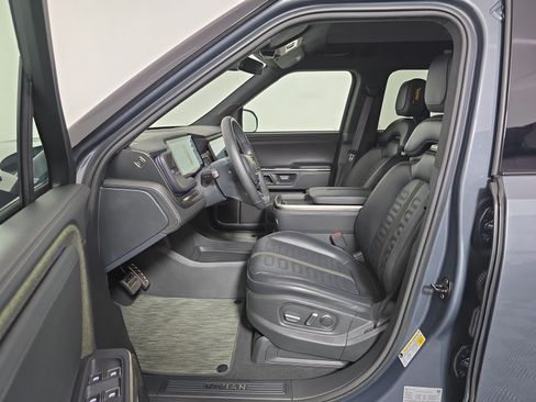 Used 2024 Rivian R1S Adventure Dual AWD/4WD image 20