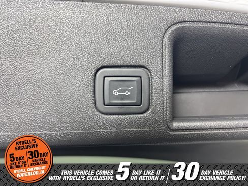 Certified 2023 GMC Terrain SLT w/ Infotainment Package II image 28